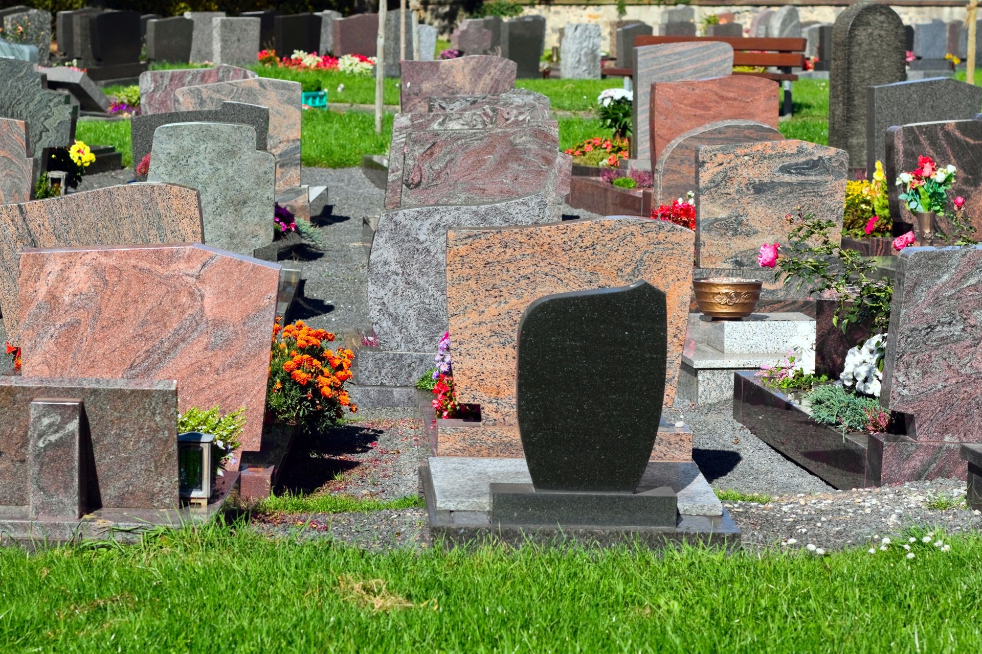 Plaques Funéraires · Monuments Funéraires · Installation de monuments dans  les cimetières